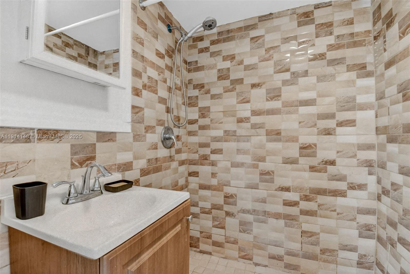 IRONS MANOR 5TH ADDN - Residential