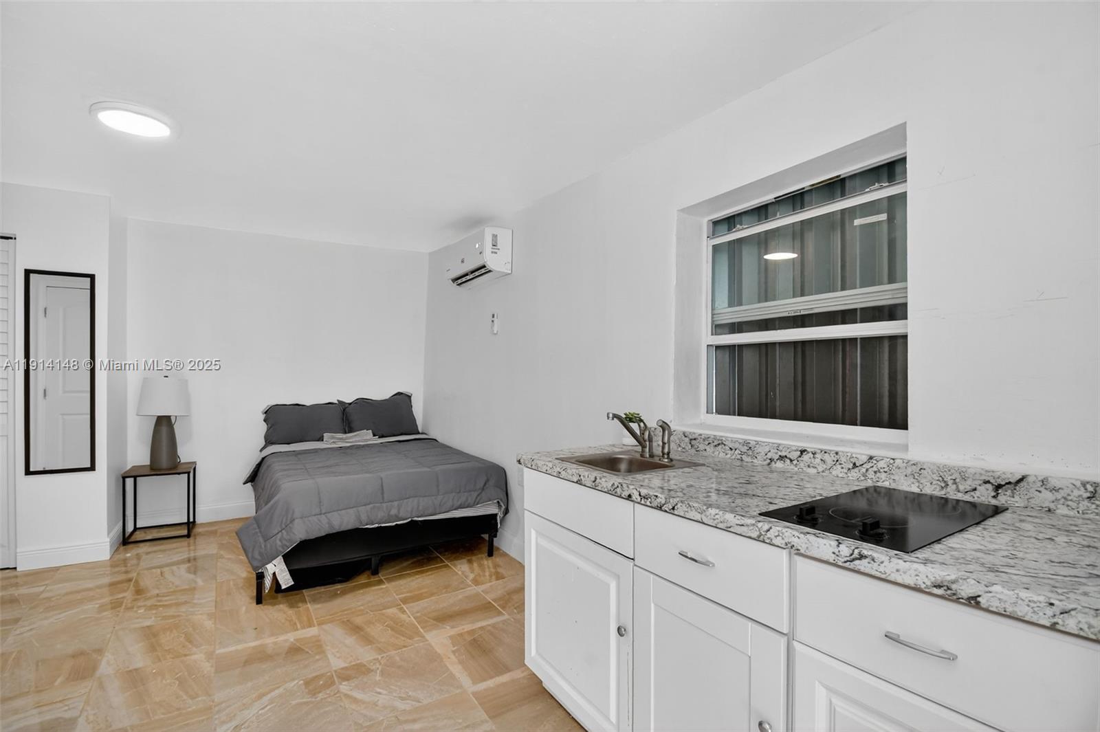 IRONS MANOR 5TH ADDN - Residential