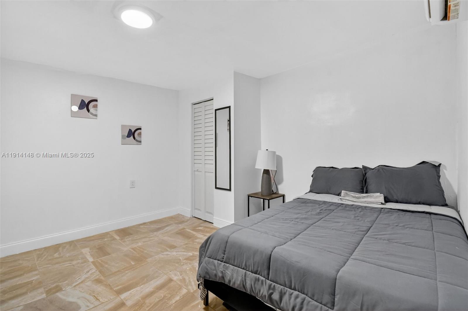 IRONS MANOR 5TH ADDN - Residential