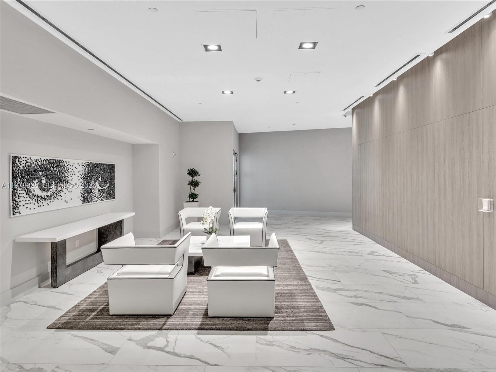 DIPLOMAT OCEANFRONT RESID - Residential Lease