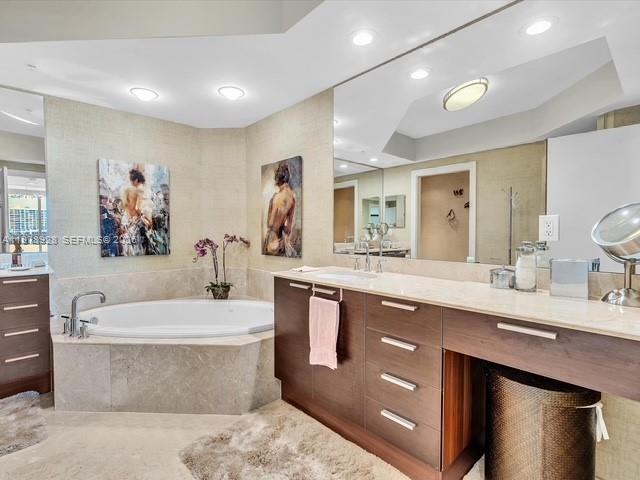 DIPLOMAT OCEANFRONT RESID - Residential Lease