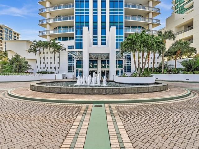 DIPLOMAT OCEANFRONT RESID - Residential Lease