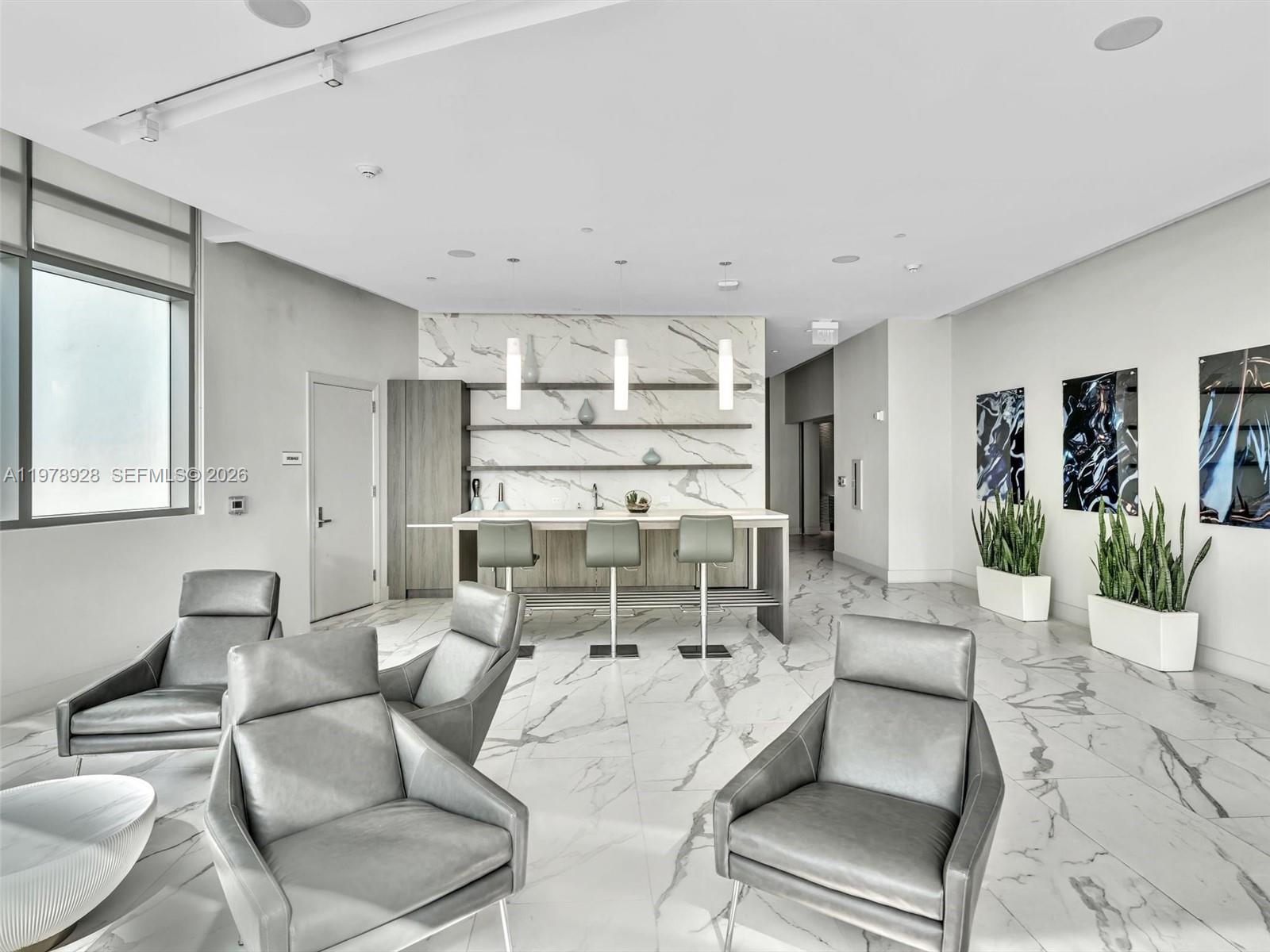 DIPLOMAT OCEANFRONT RESID - Residential Lease