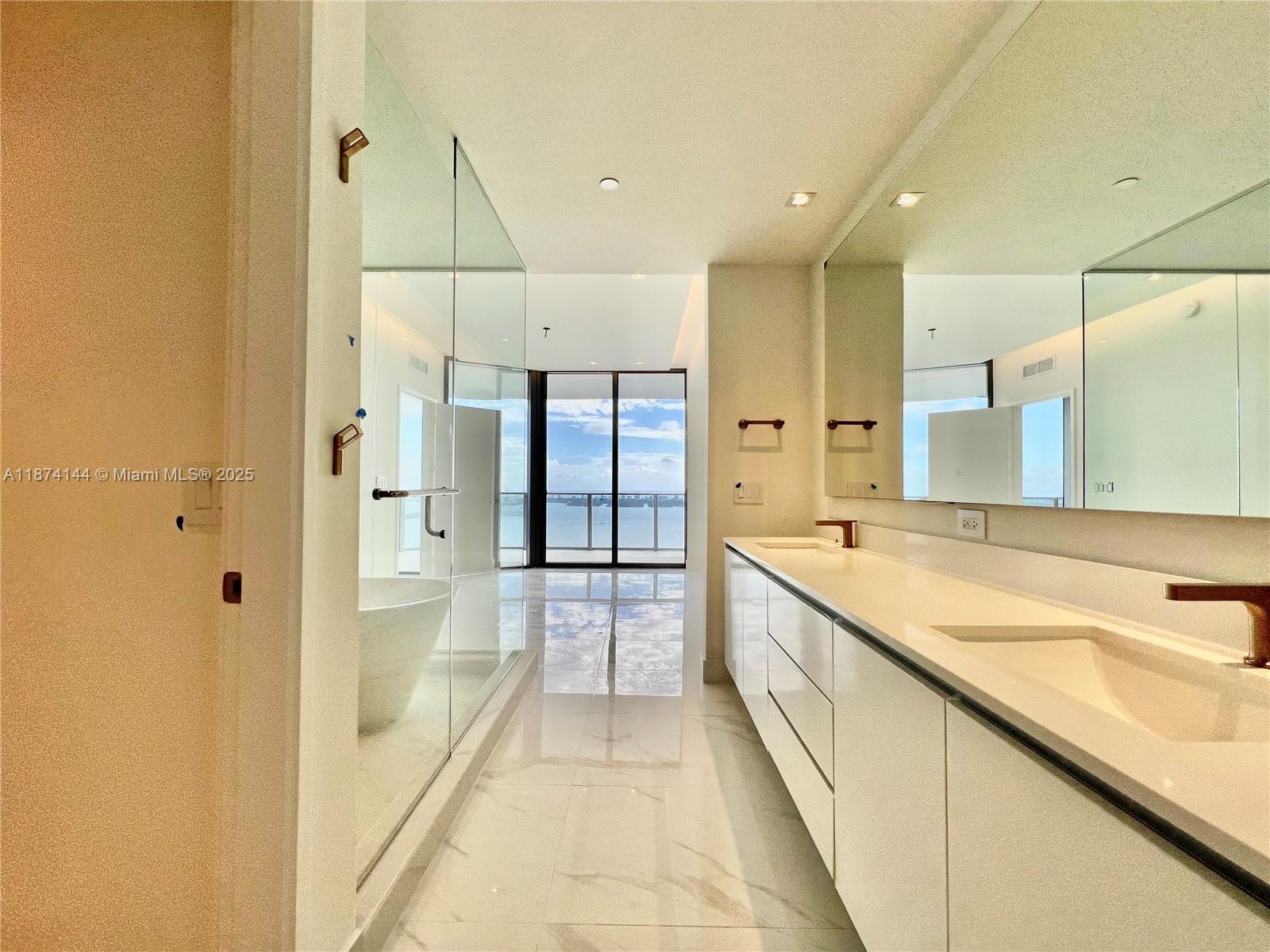 ARIA RESERVE SOUTH - Residential