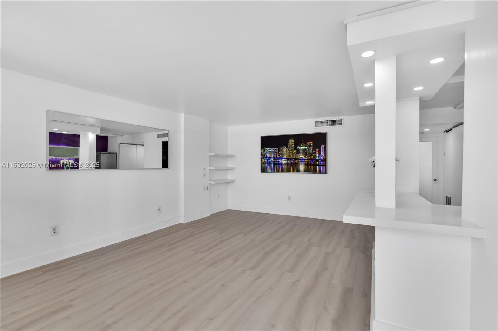 301 Jefferson Ave 4B