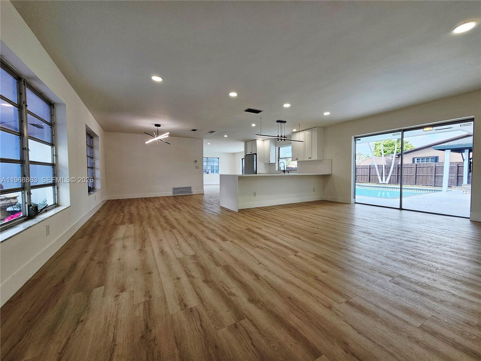 PEMBROKE LAKES SEC 2 - Residential