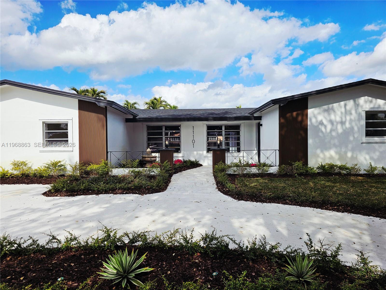 PEMBROKE LAKES SEC 2 - Residential