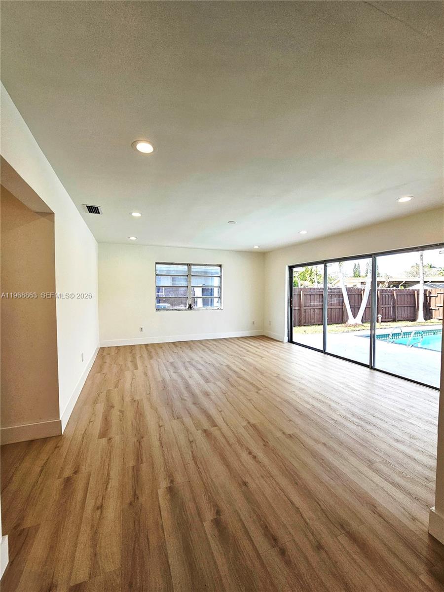 PEMBROKE LAKES SEC 2 - Residential