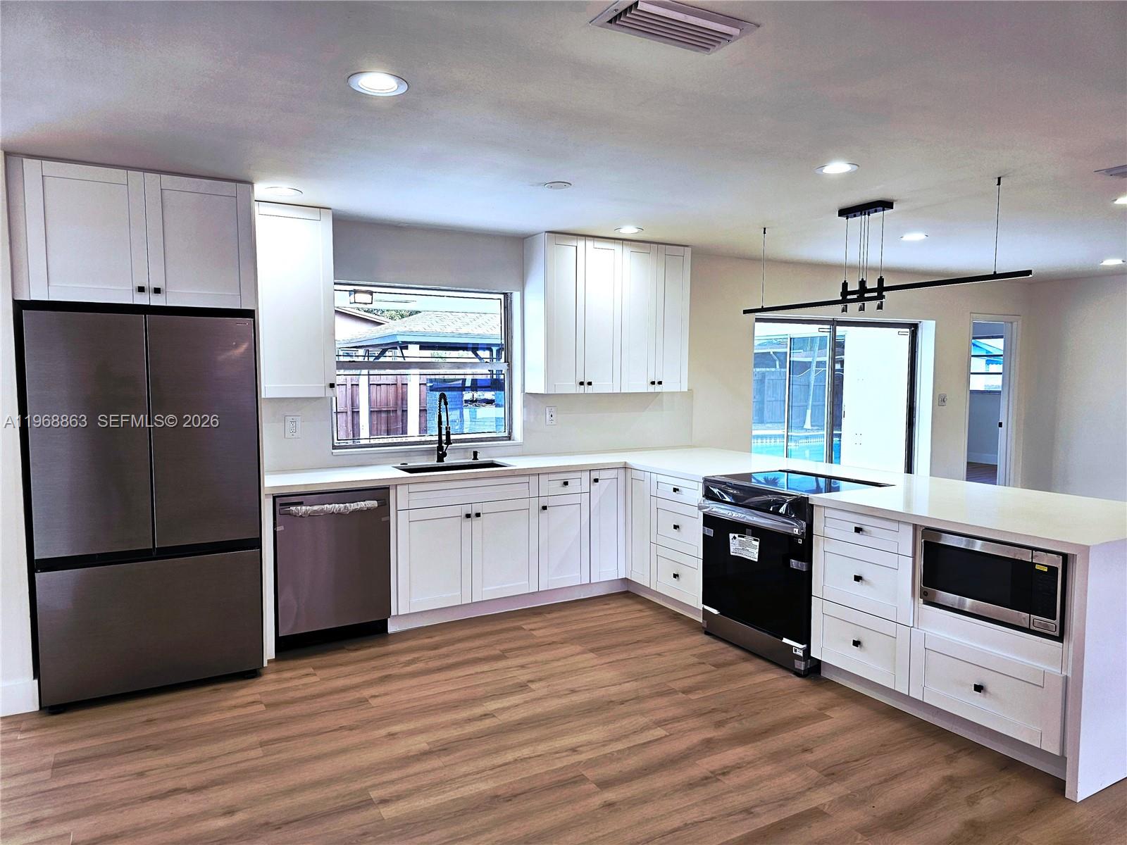 PEMBROKE LAKES SEC 2 - Residential