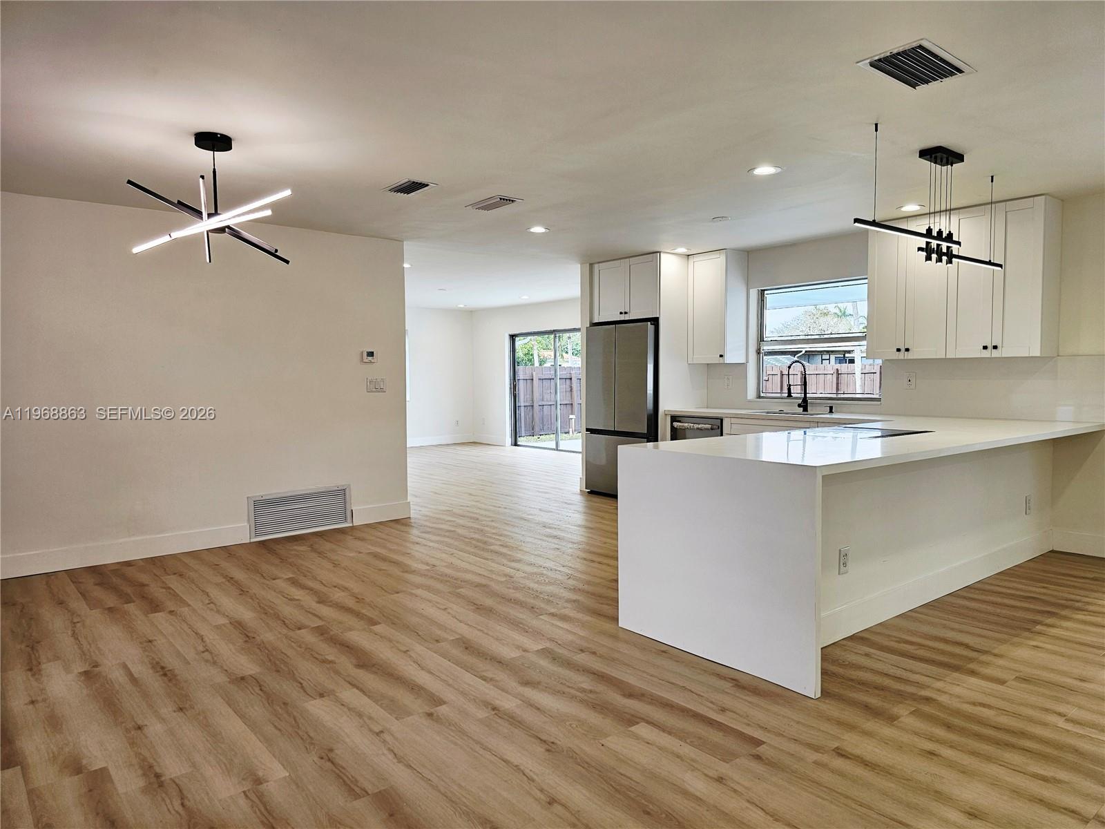 PEMBROKE LAKES SEC 2 - Residential