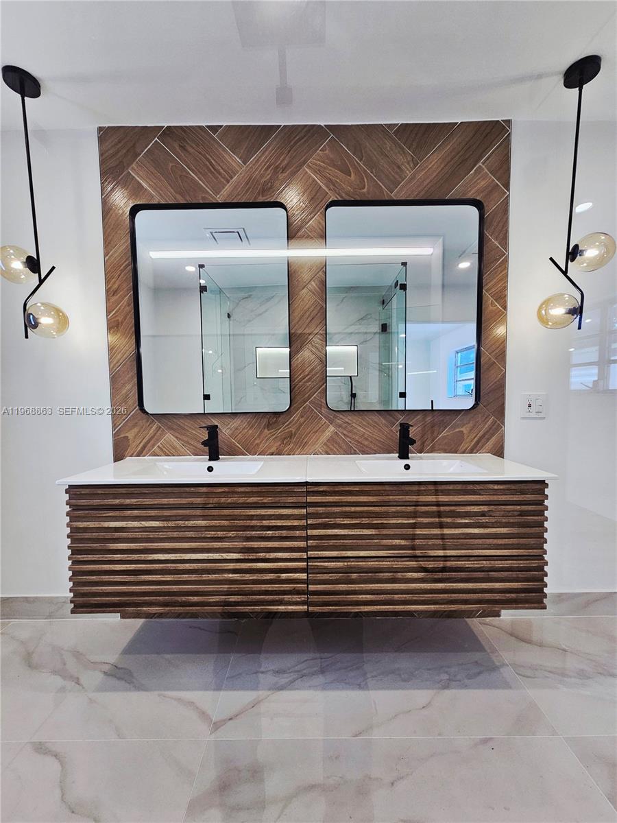 PEMBROKE LAKES SEC 2 - Residential