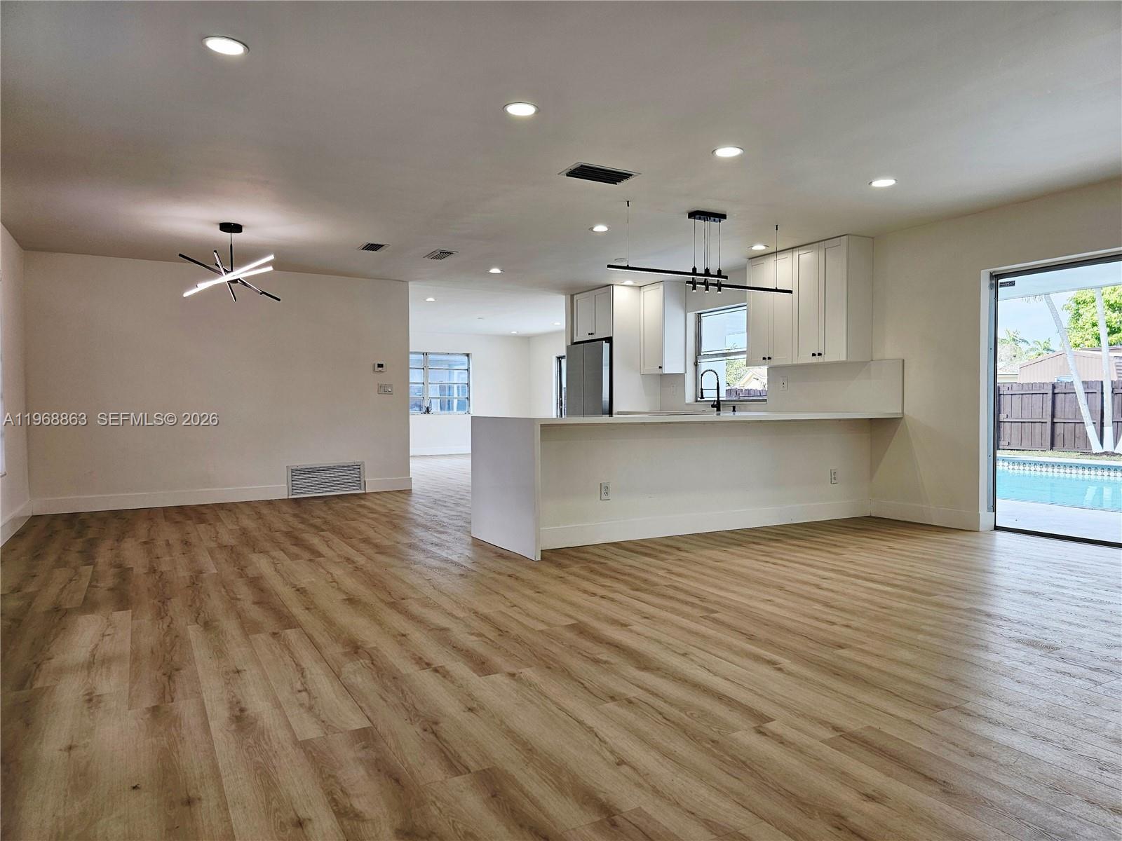 PEMBROKE LAKES SEC 2 - Residential