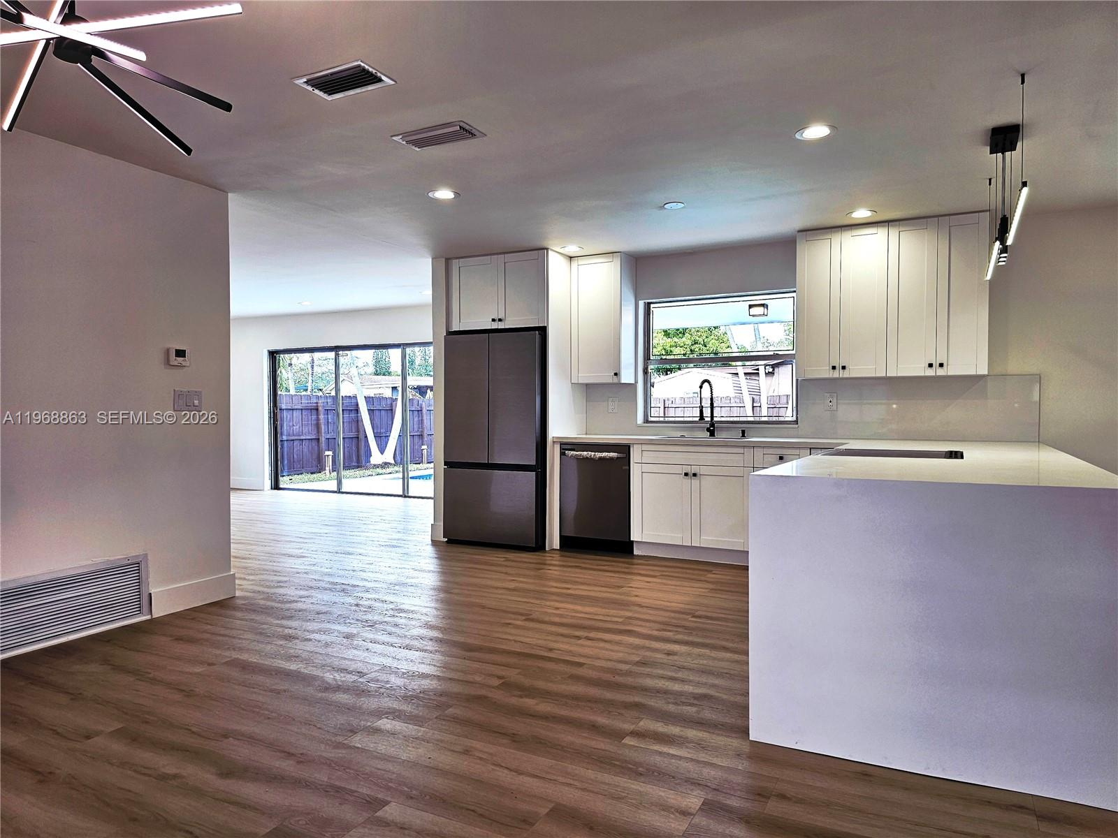 PEMBROKE LAKES SEC 2 - Residential