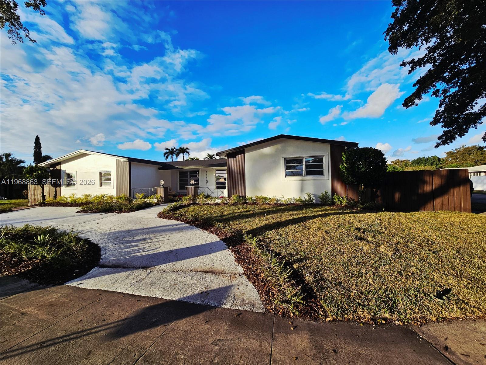 PEMBROKE LAKES SEC 2 - Residential