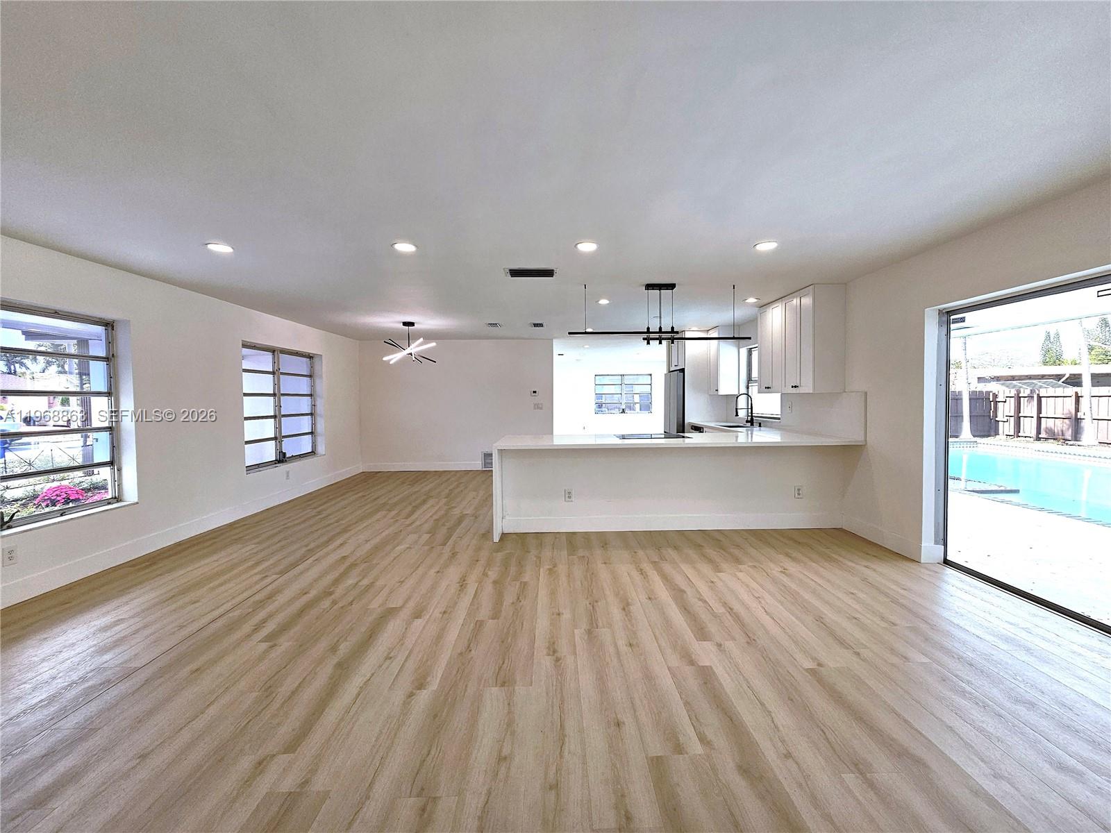 PEMBROKE LAKES SEC 2 - Residential