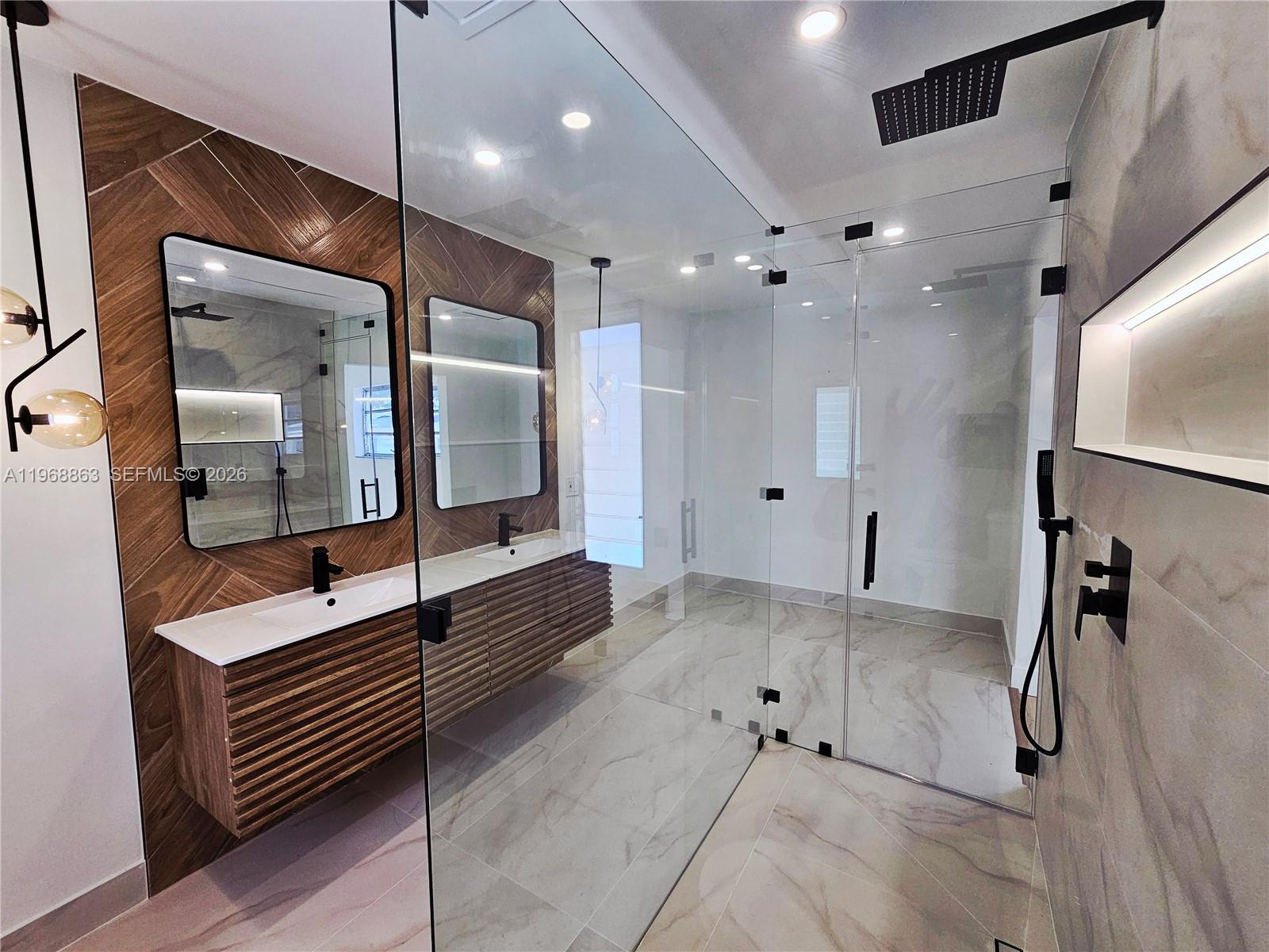 PEMBROKE LAKES SEC 2 - Residential