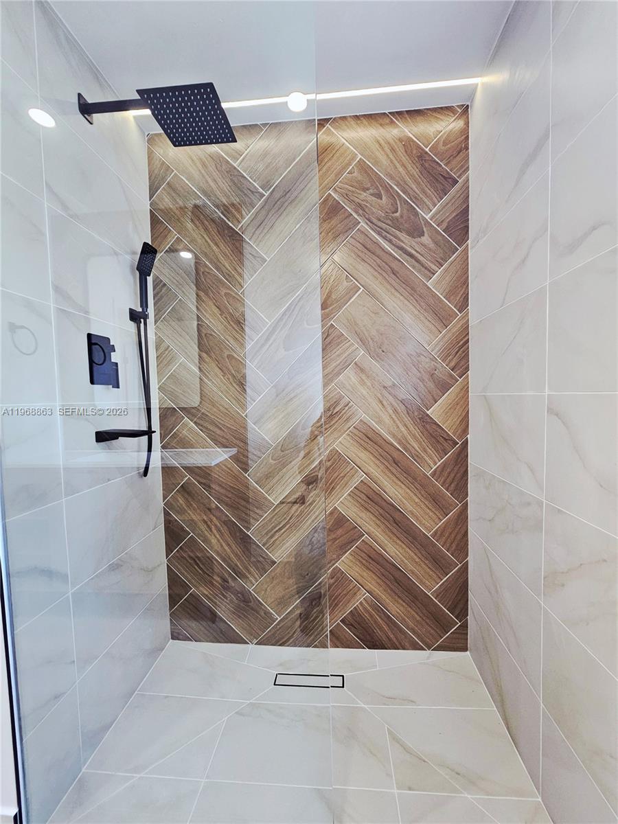 PEMBROKE LAKES SEC 2 - Residential