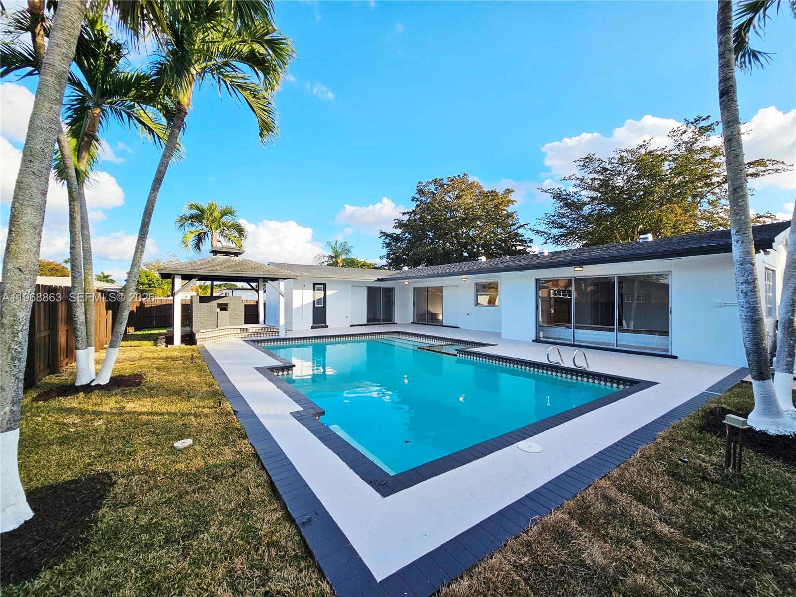 PEMBROKE LAKES SEC 2 - Residential