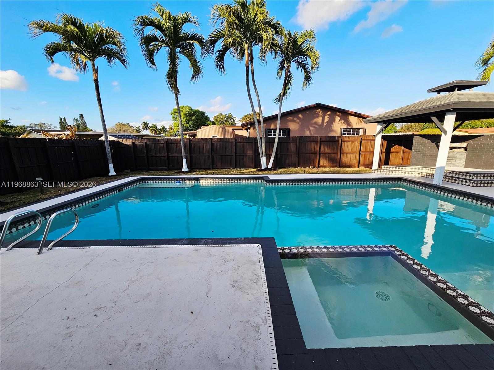 PEMBROKE LAKES SEC 2 - Residential