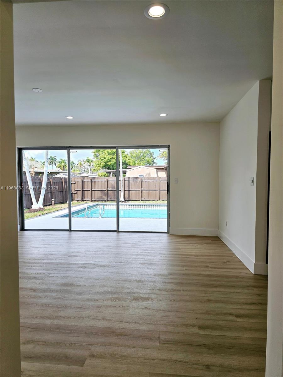 PEMBROKE LAKES SEC 2 - Residential