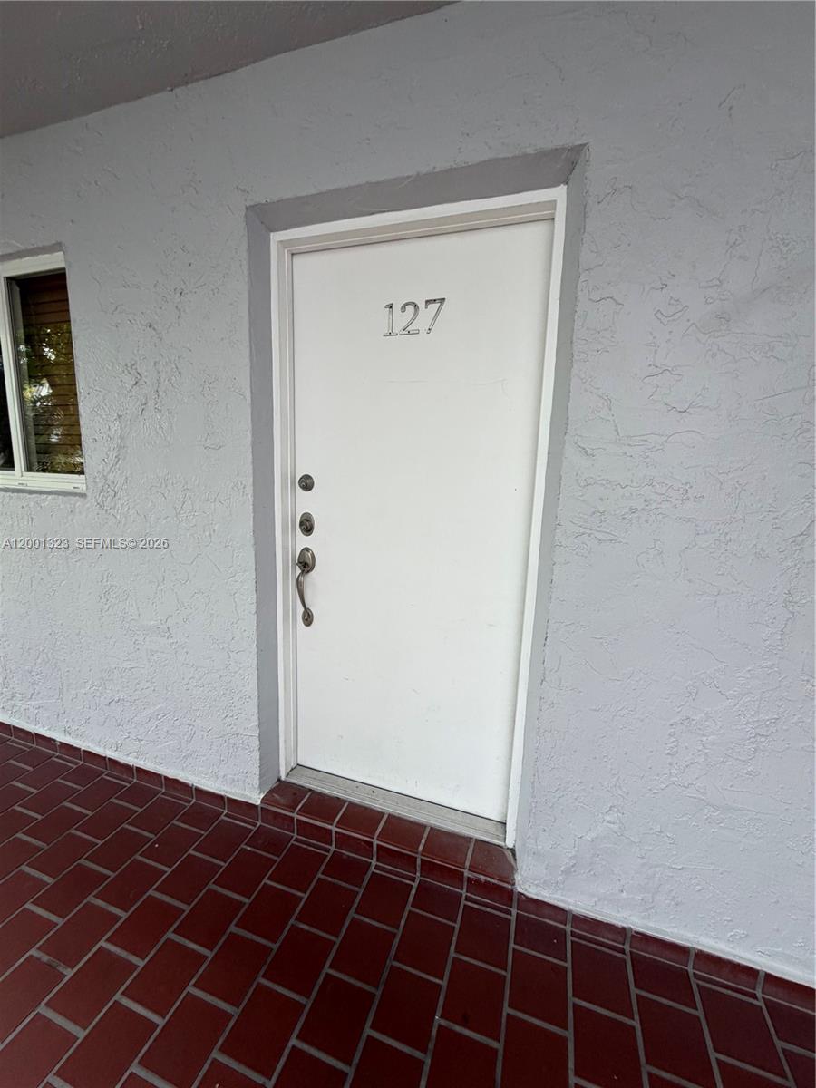 100 Edgewater Dr 127