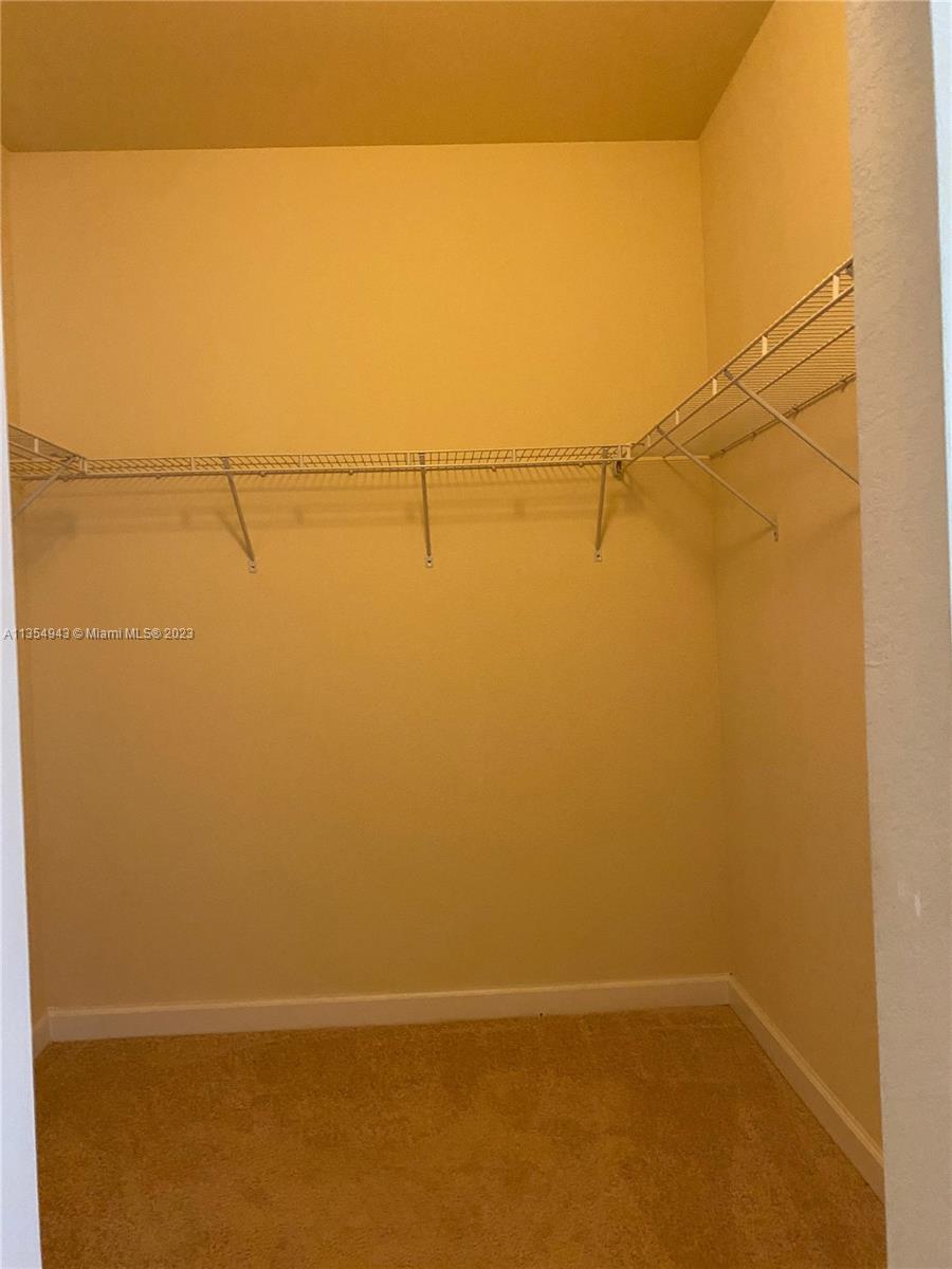 KENDALL COMMONS TOWNHOMES - Residential Lease
