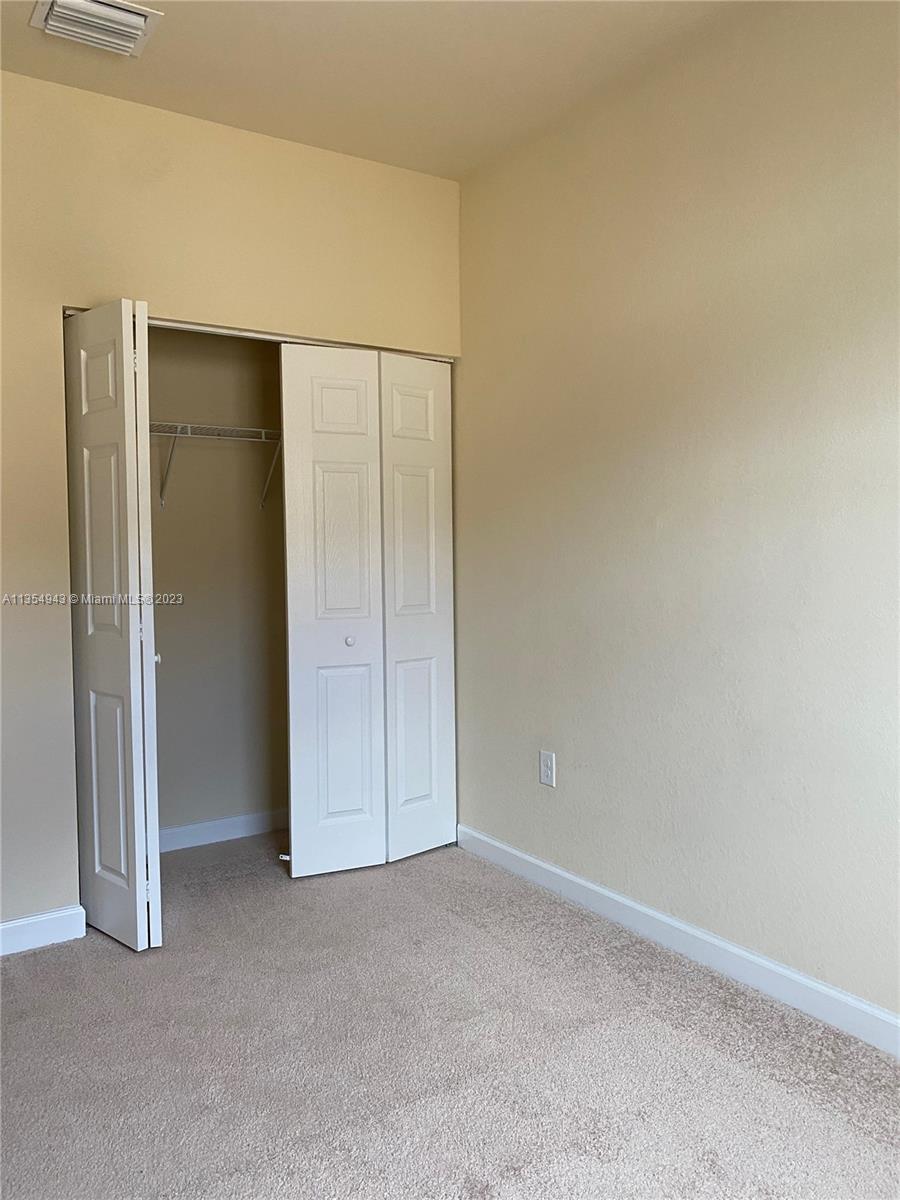 KENDALL COMMONS TOWNHOMES - Residential Lease