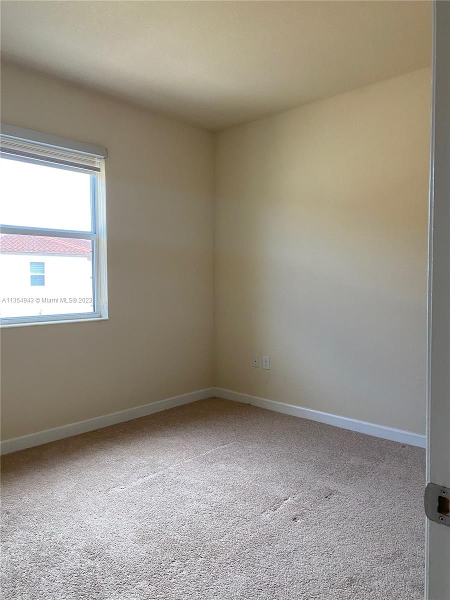KENDALL COMMONS TOWNHOMES - Residential Lease