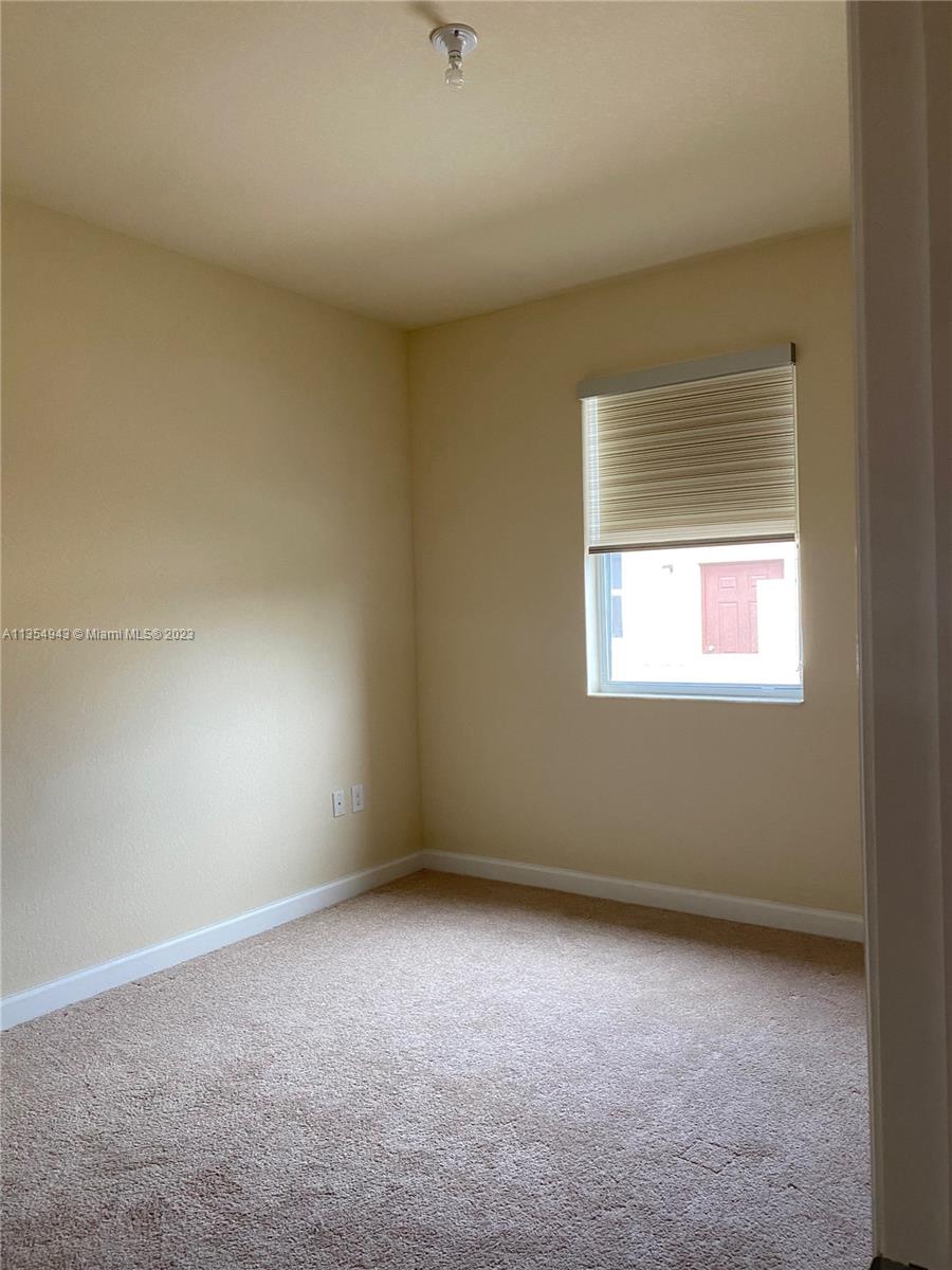 KENDALL COMMONS TOWNHOMES - Residential Lease