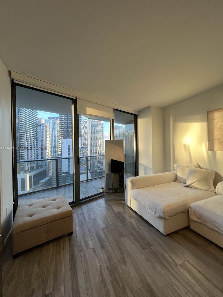 SLS LUXE BRICKELL - Residential Lease