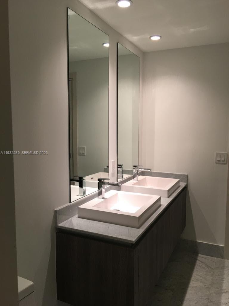 SLS LUXE BRICKELL - Residential Lease