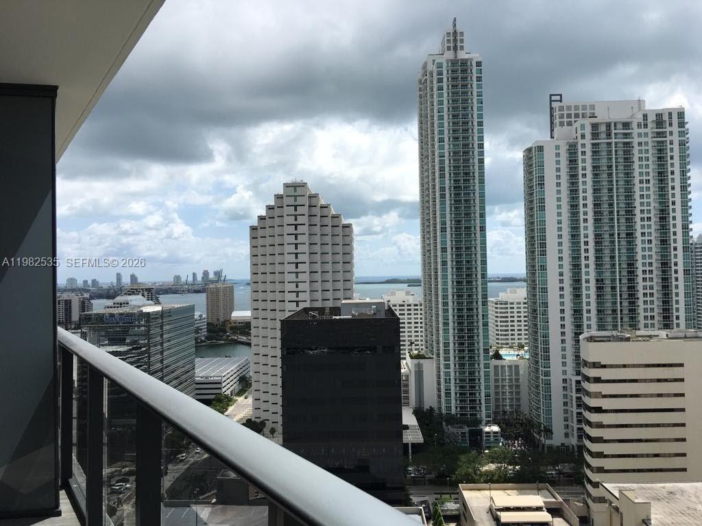 SLS LUXE BRICKELL - Residential Lease