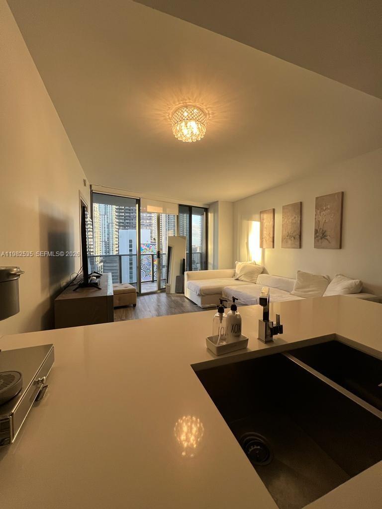 SLS LUXE BRICKELL - Residential Lease