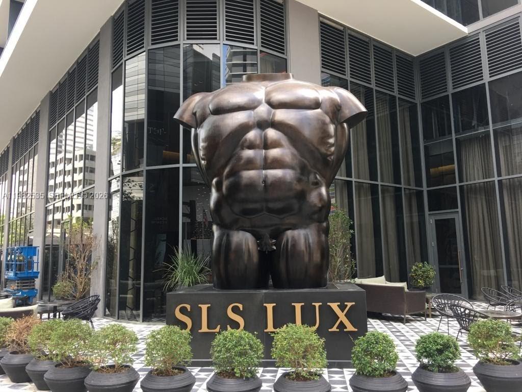 SLS LUXE BRICKELL - Residential Lease
