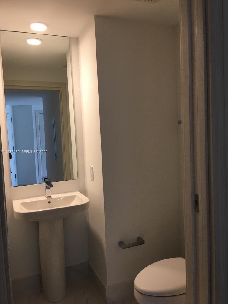 SLS LUXE BRICKELL - Residential Lease