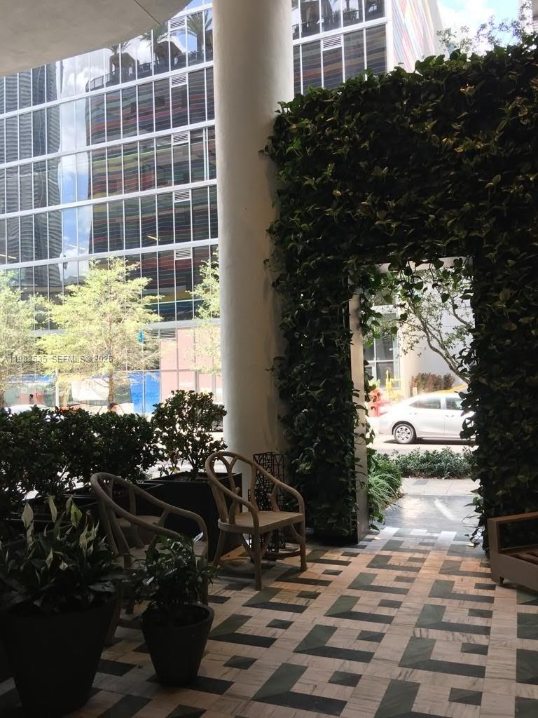 SLS LUXE BRICKELL - Residential Lease