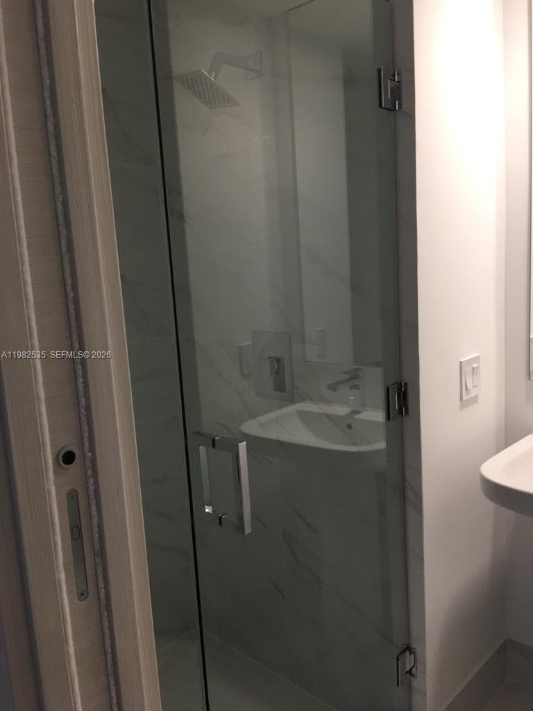 SLS LUXE BRICKELL - Residential Lease