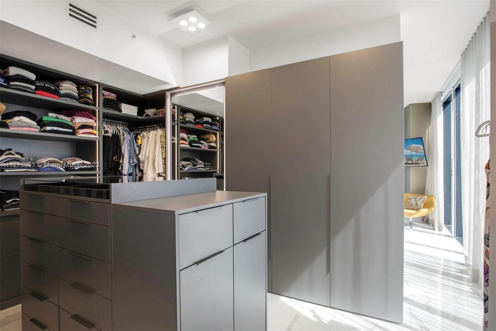 PRIVE SOUTH TOWER - Residential