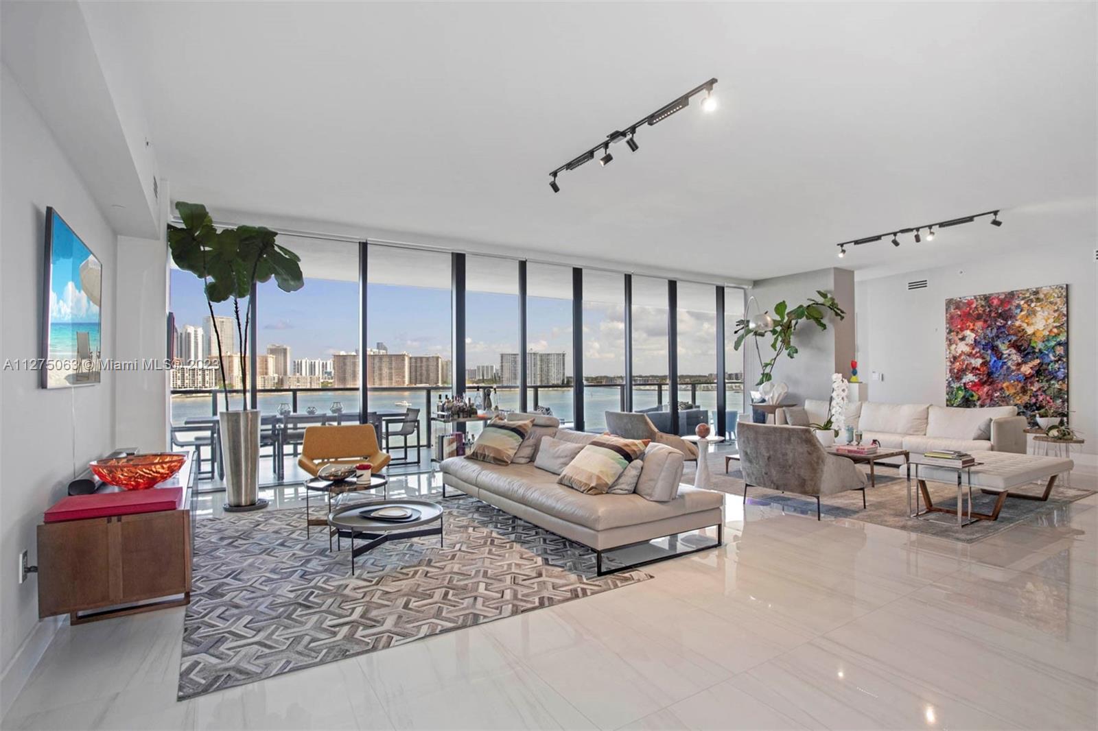 PRIVE SOUTH TOWER - Residential