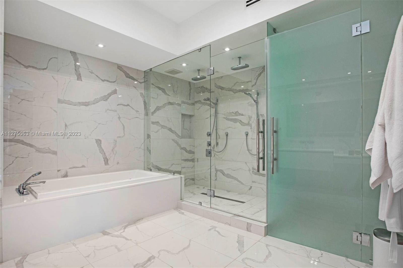 PRIVE SOUTH TOWER - Residential