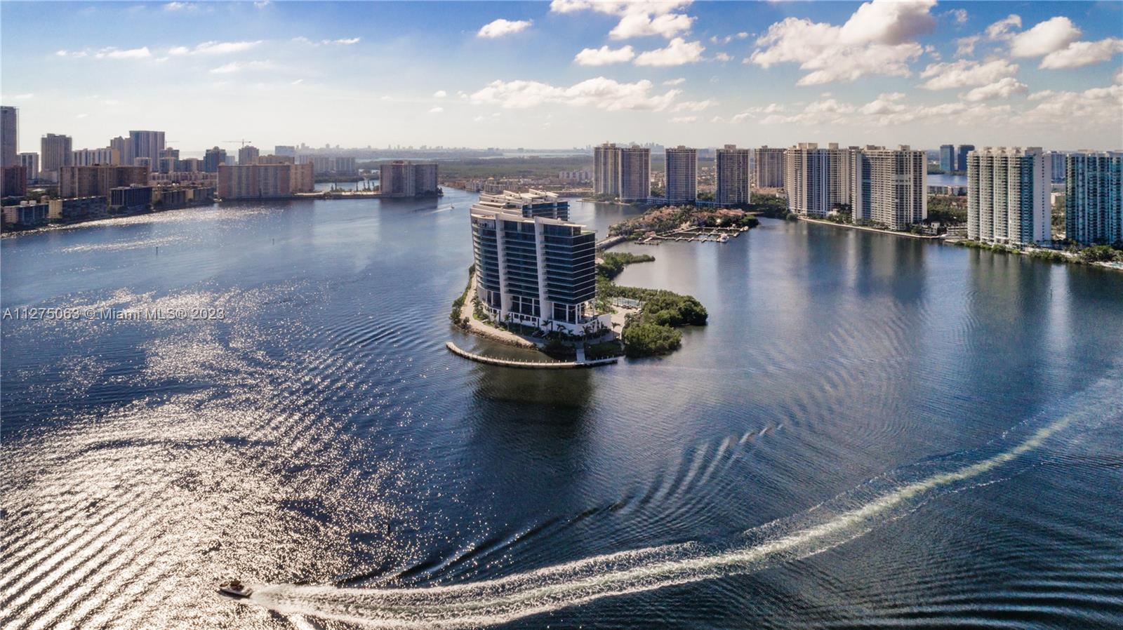 PRIVE SOUTH TOWER - Residential