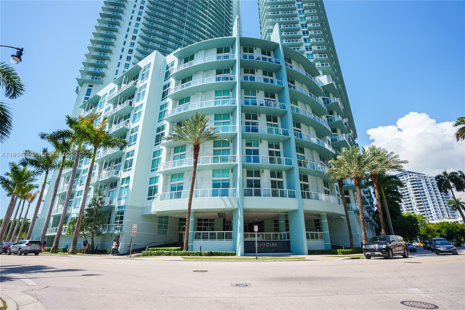 Property for Sale at 1900 N Bayshore Dr 1918, Miami, Broward County, Florida - Bedrooms: 2 
Bathrooms: 3  - $700,000