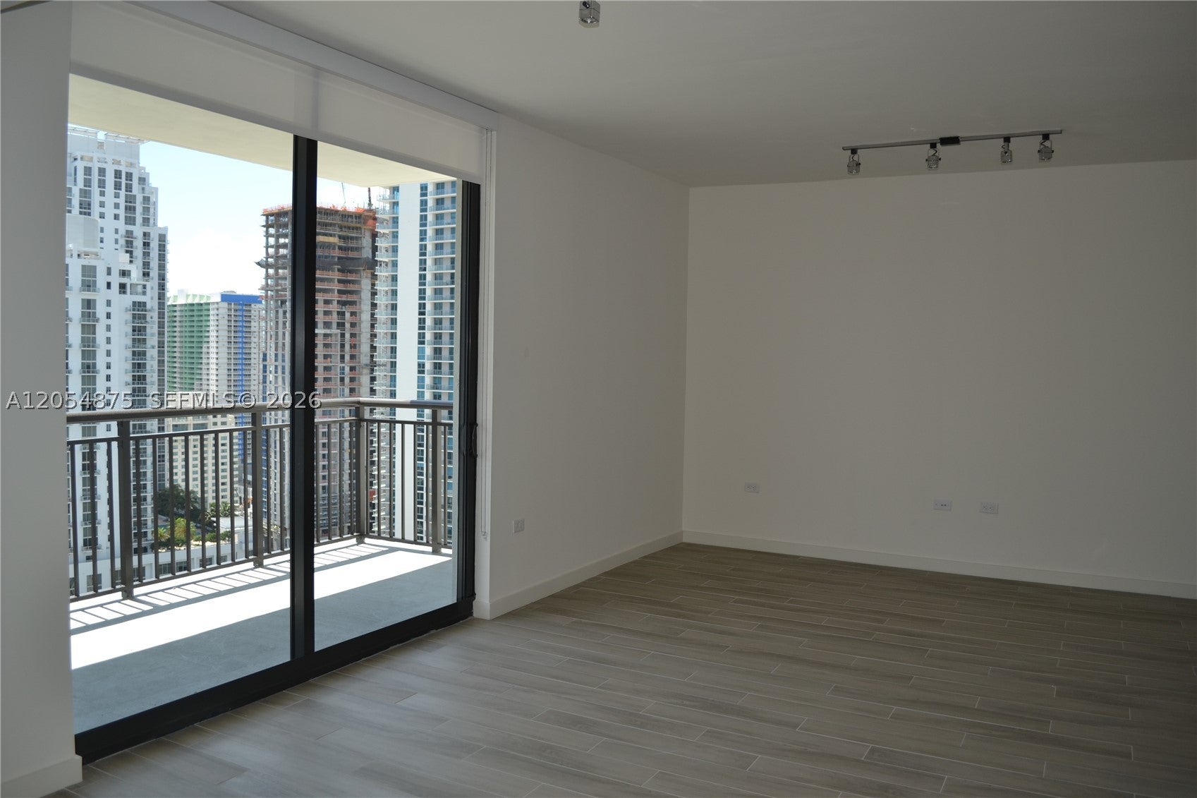 999 SW 1st Ave 3302