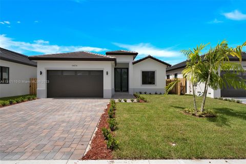 Single Family Residence in Miami FL 14474 16 St St 13.jpg