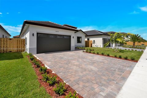 Single Family Residence in Miami FL 14474 16 St St 3.jpg