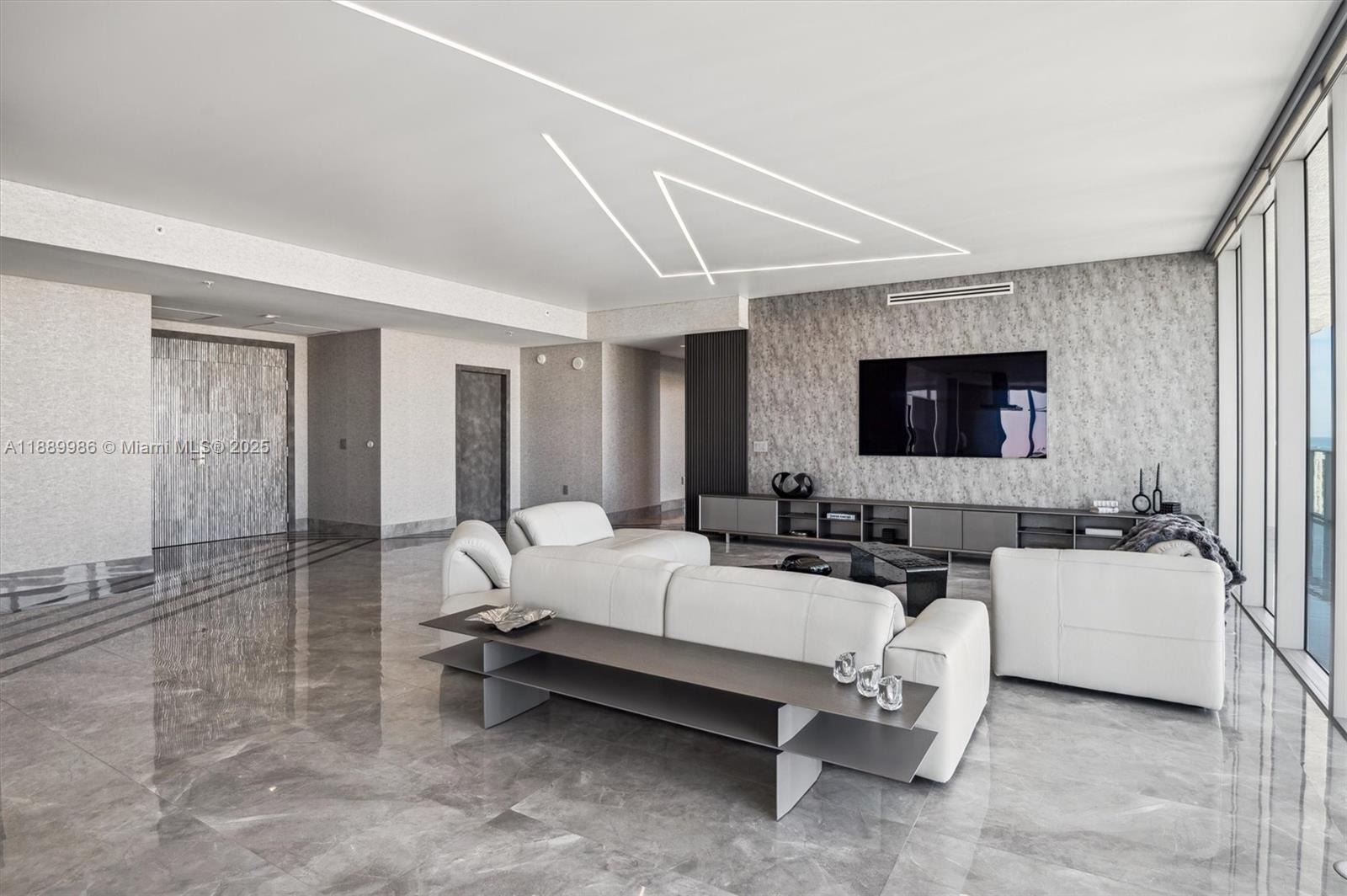 330 Sunny Isles Blvd 5-UPH04