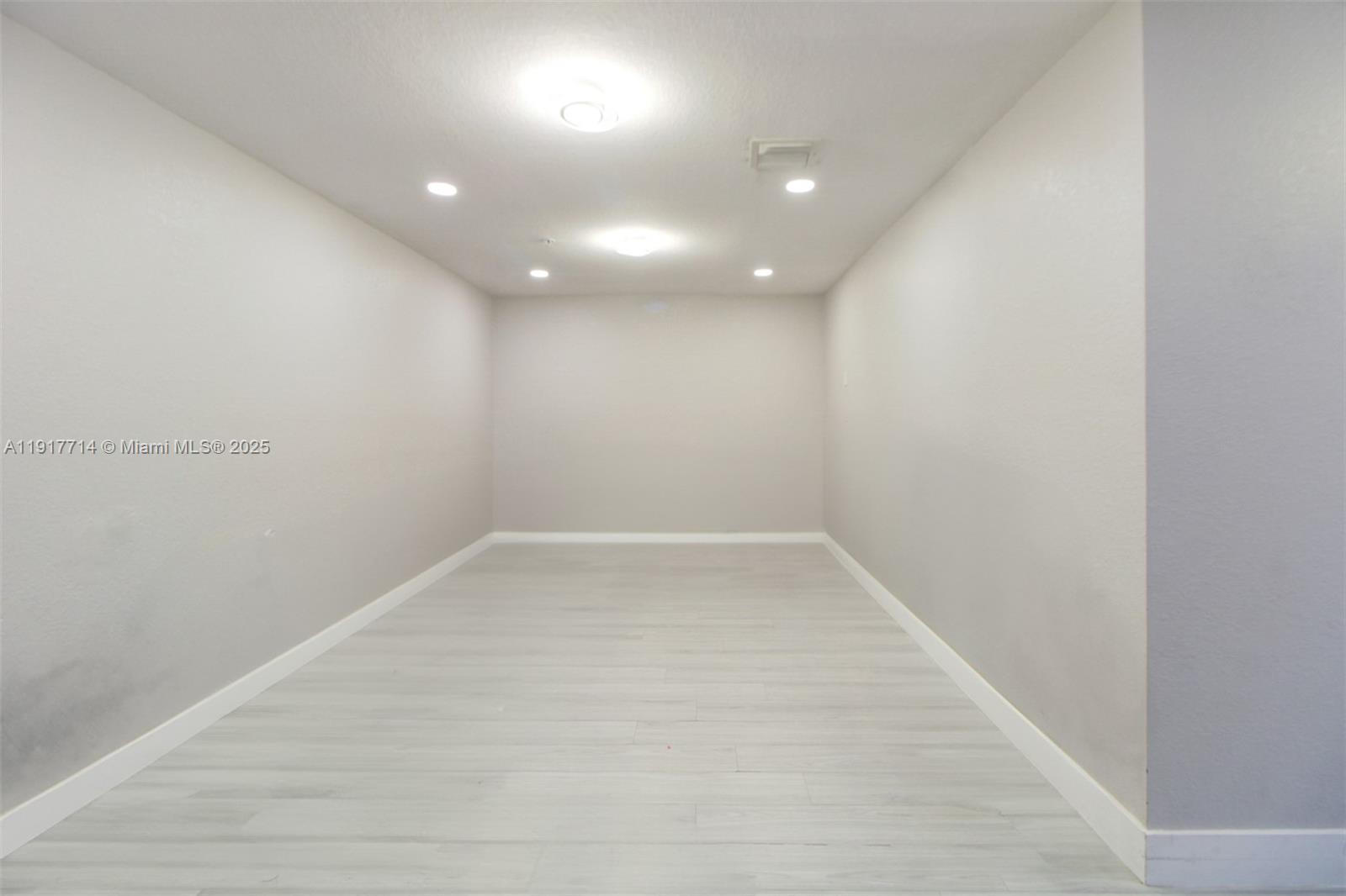 THE COURTS AT BAYSHORE I - Residential