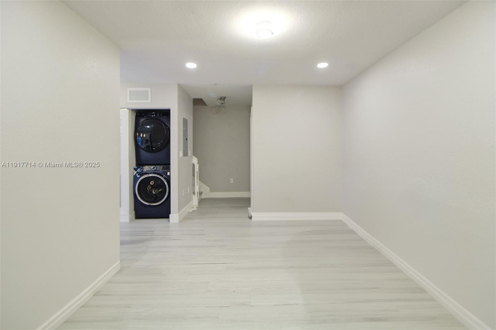 THE COURTS AT BAYSHORE I - Residential