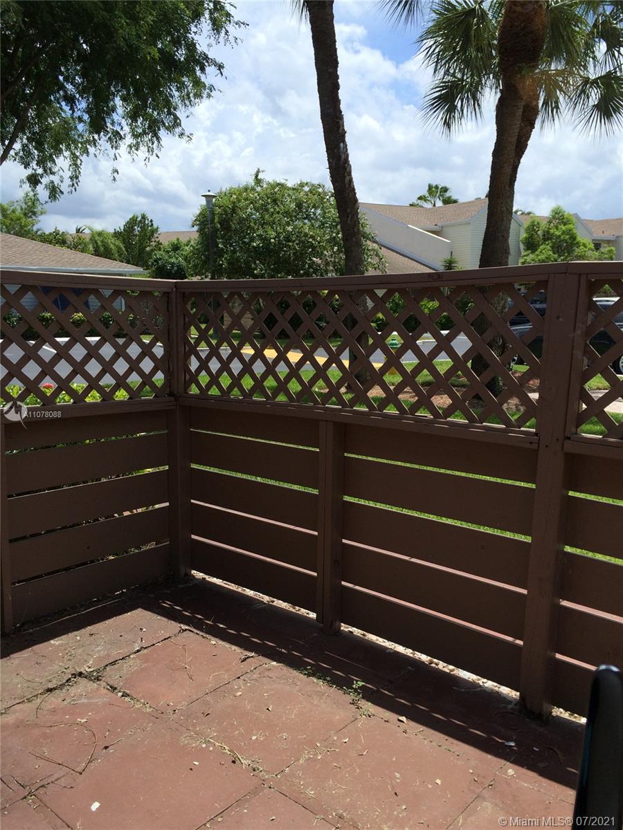 COCONUT KEY - Residential