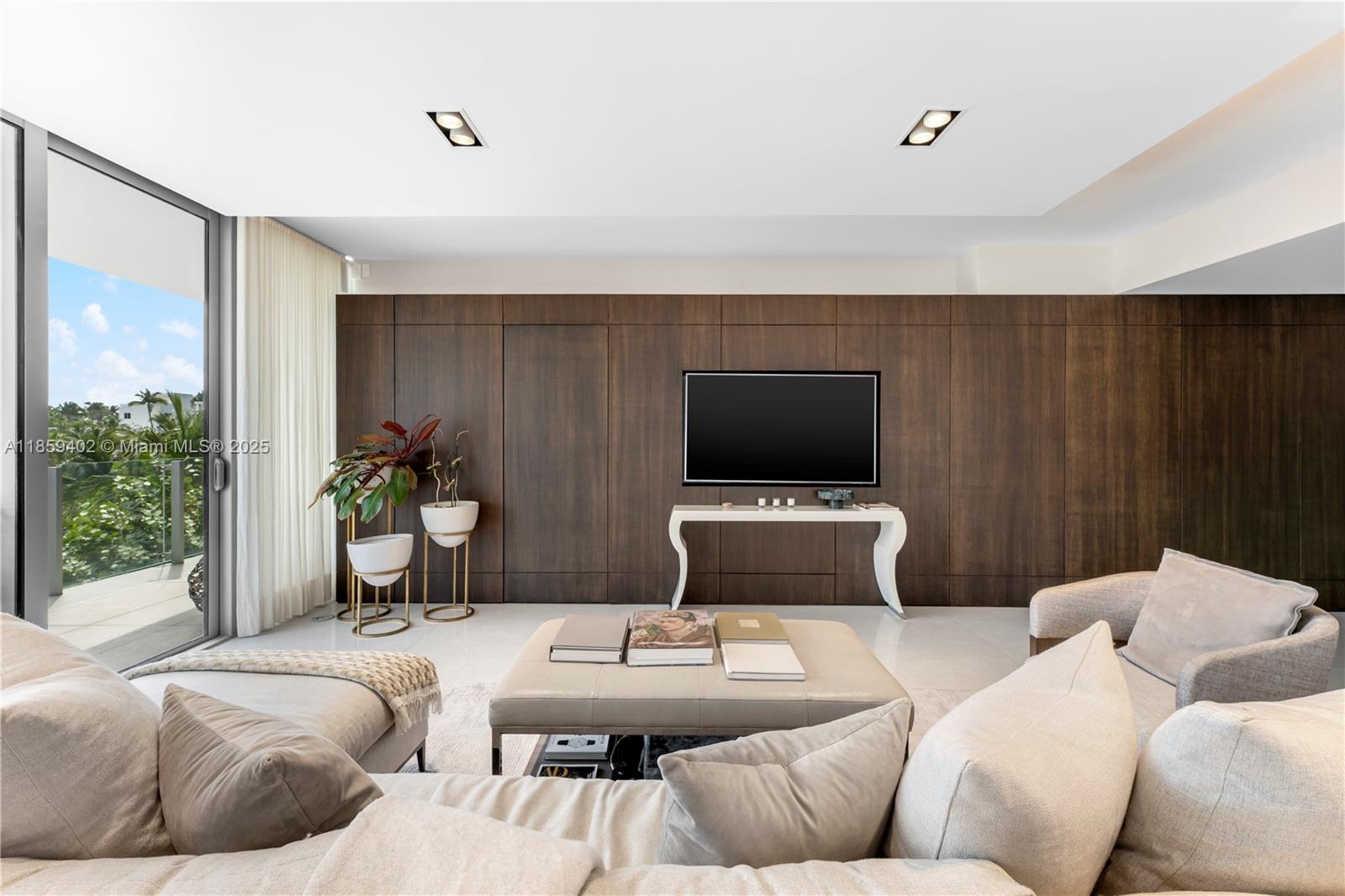 1 Collins Ave 308
